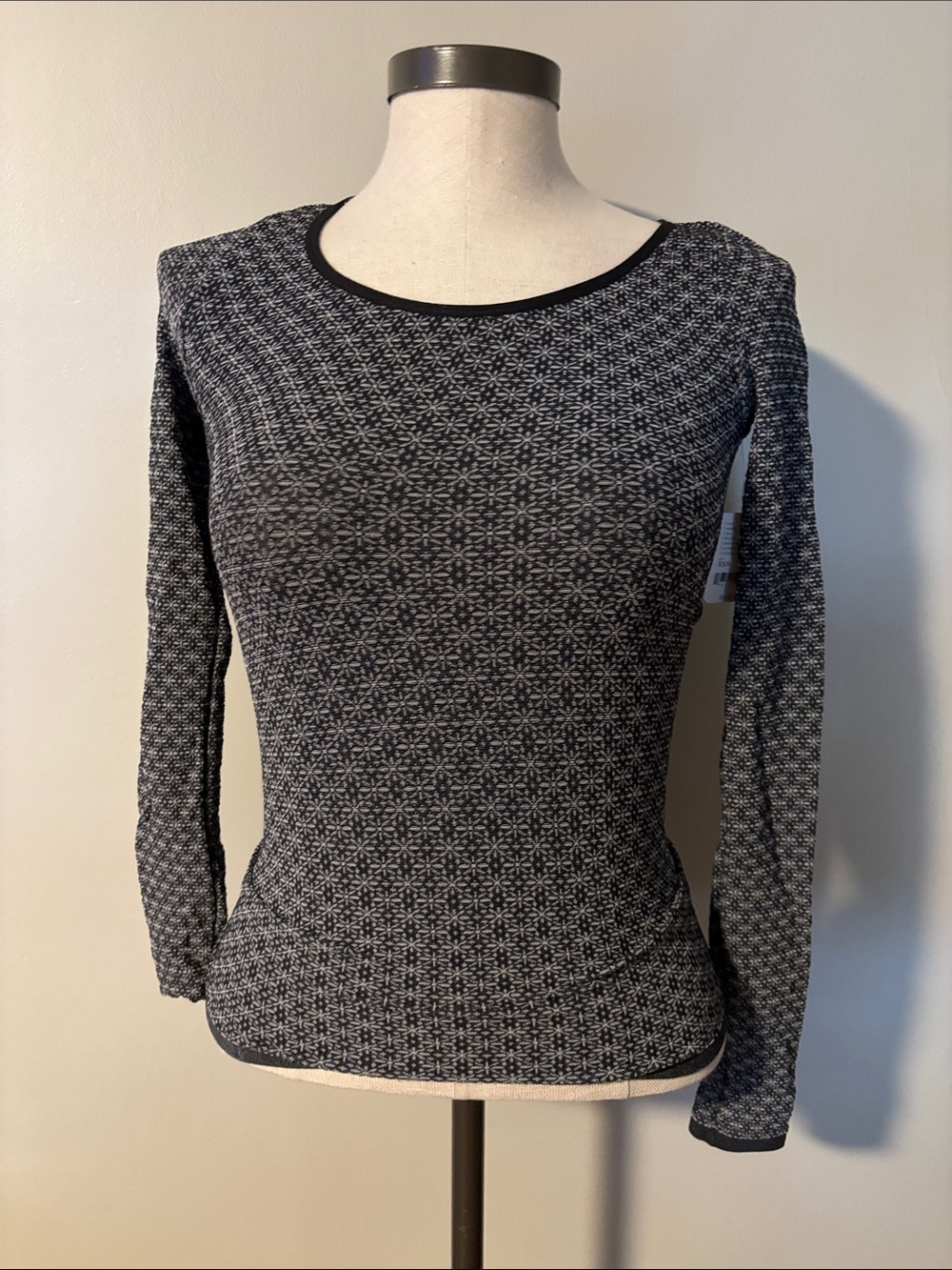 Textured Long Sleeve Knit Tee — Black and Gray